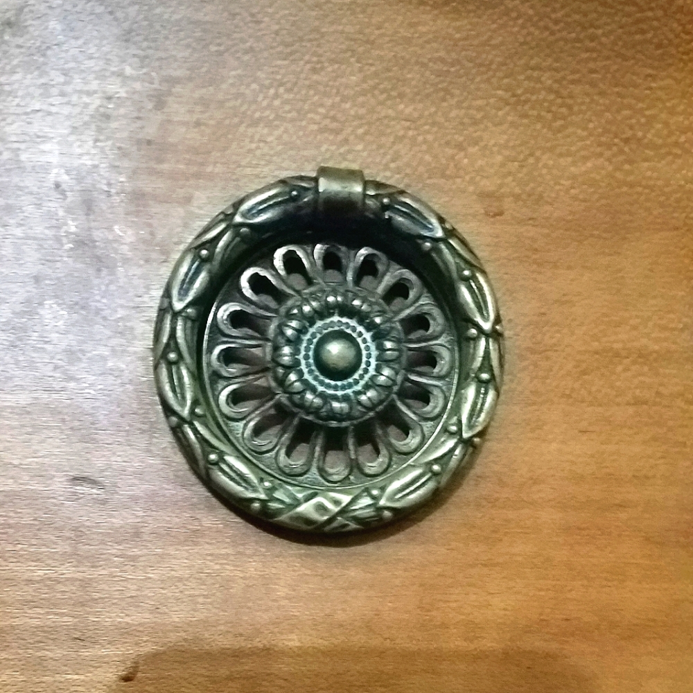 Antique Art Deco Pull Knobs set of 8 - Picture 6 of 14
